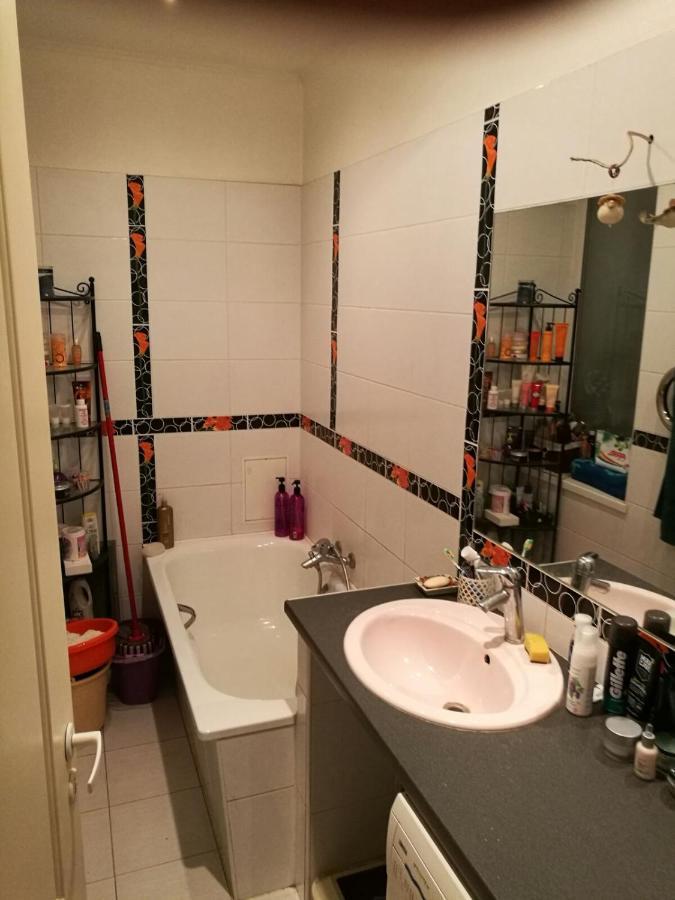 Cozy Apartment In Good Location! Rīga Exterior foto